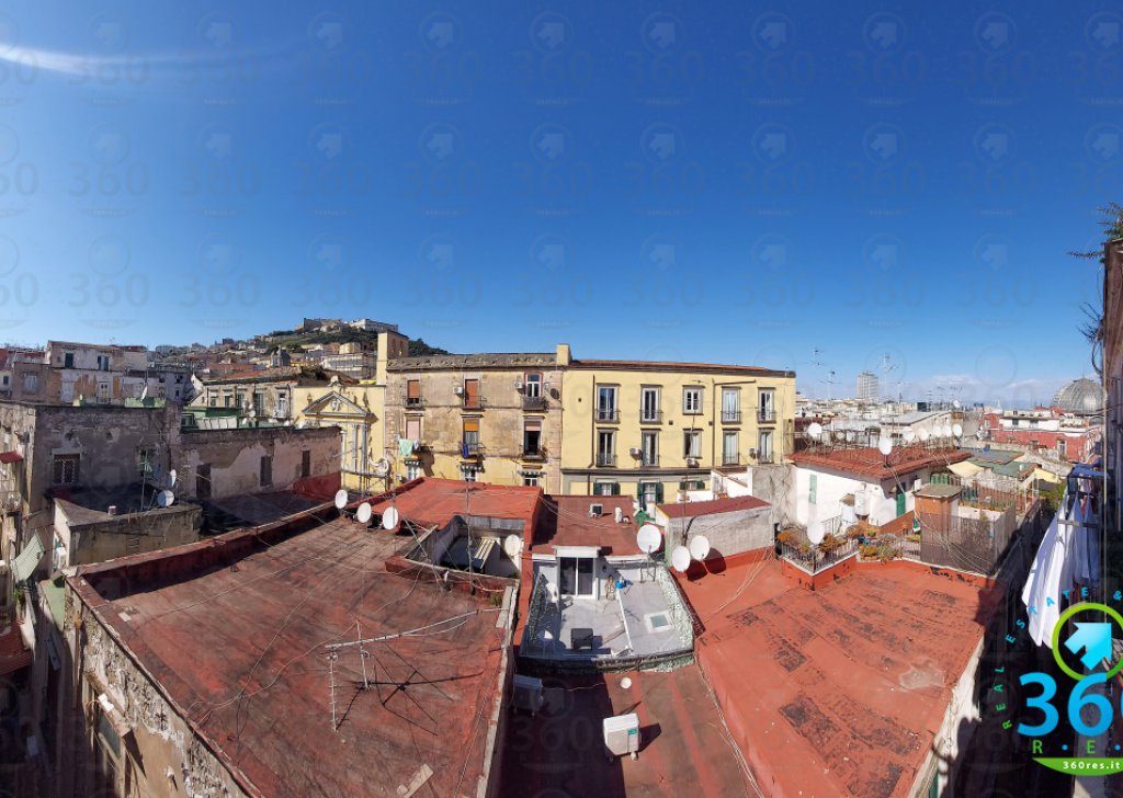 Sale Apartments Naples - Three-room apartment for sale a stone's throw from Via Toledo Piazza Plebiscito Locality 