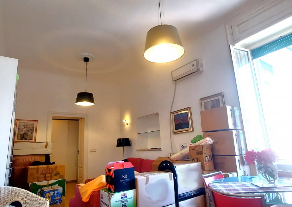 Vendita Appartamento Napoli - Trilocale al Vomero in Via G. Gigante Località Arenella