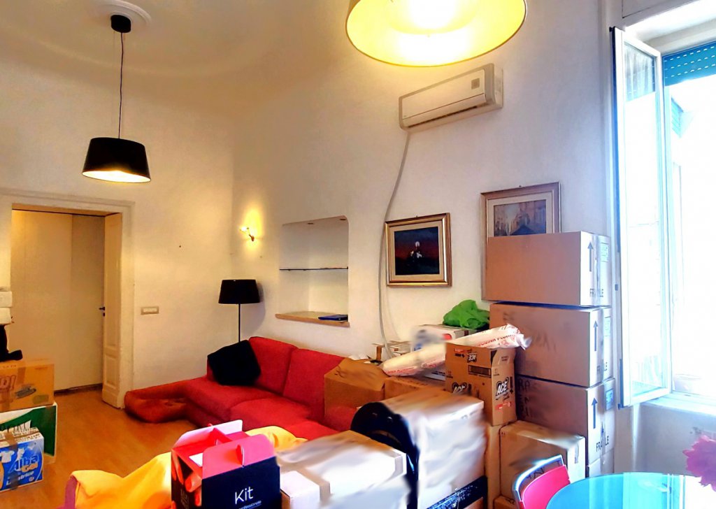 Vendita Appartamento Napoli - Trilocale al Vomero in Via G. Gigante Località Arenella