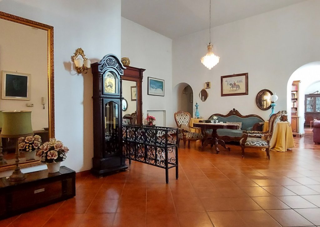 Sale Apartments Naples - Bare ownership of a large apartment with terrace in the Montesanto area Locality 