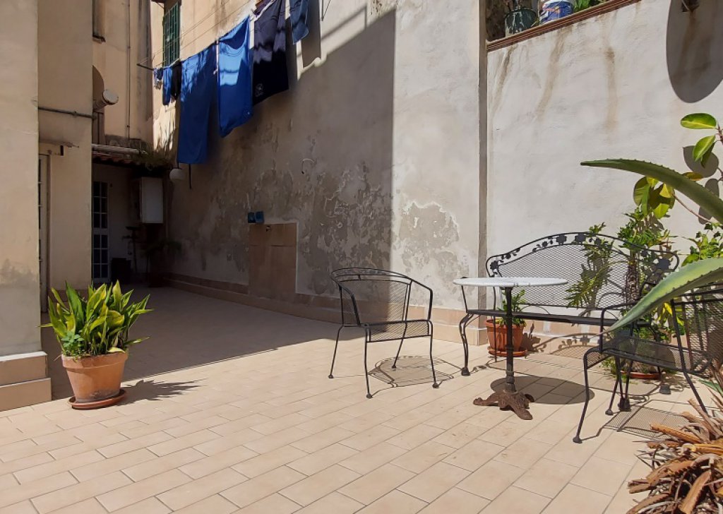 Sale Apartments Naples - Bare ownership of a large apartment with terrace in the Montesanto area Locality 