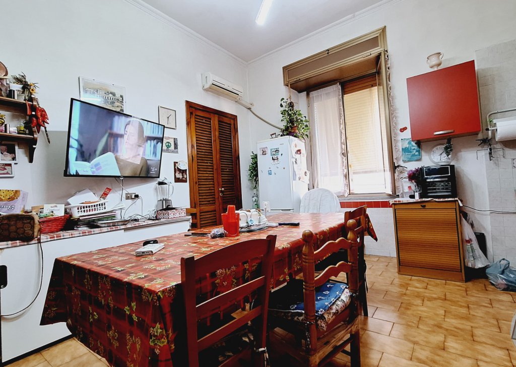 Apartments for sale  corso Umberto I 321, Naples, locality Pendino