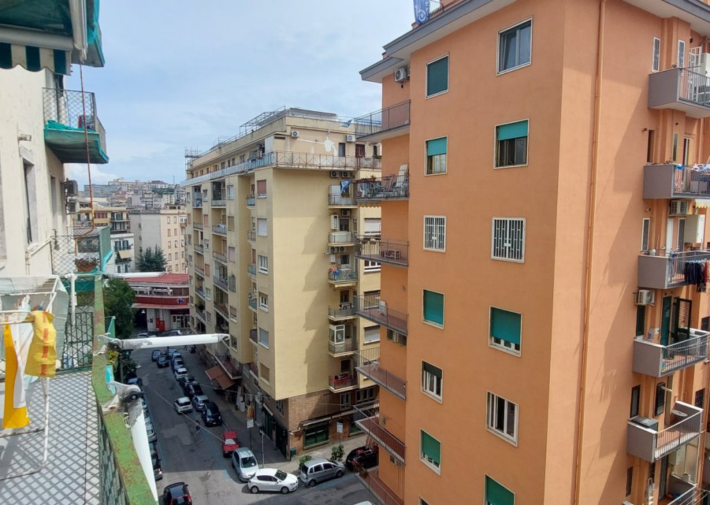 Vendita Appartamento Napoli - App.to Zona Vomero Medaglie d'oro, Ampia Quadratura. Località Arenella