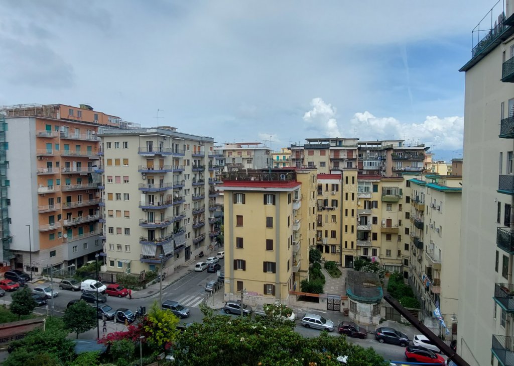 Sale Apartments Naples - App.to Vomero area, wide square. Locality 