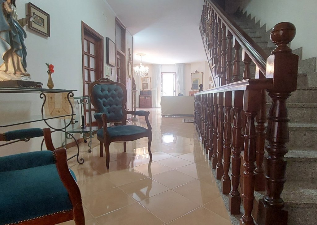 Sale Independent Houses Naples - TerraCielo Semi Independent in Hospital Area Locality 